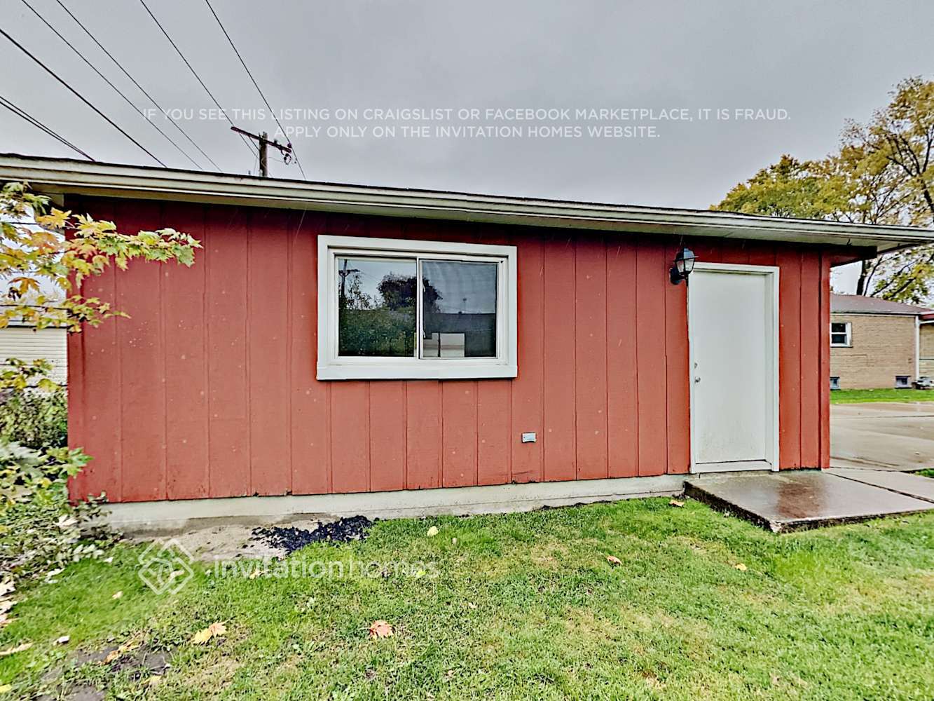 Building Photo - 10111 S 53rd Ave