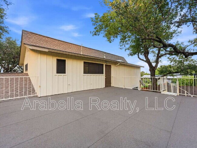 Building Photo - 8607 Norwich Dr