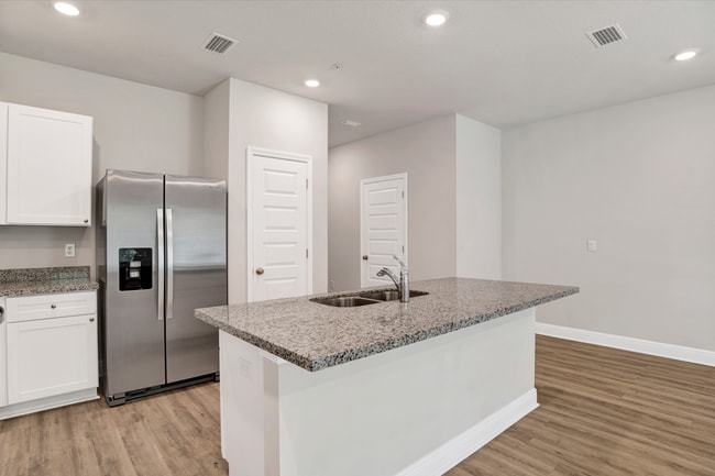 Building Photo - New Townhome near UWF and Nine Mile Rd