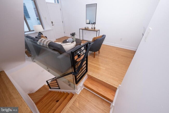 Building Photo - 2102 Berges St