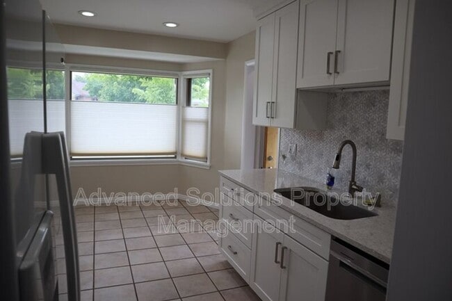 Building Photo - 2950 S Judith St