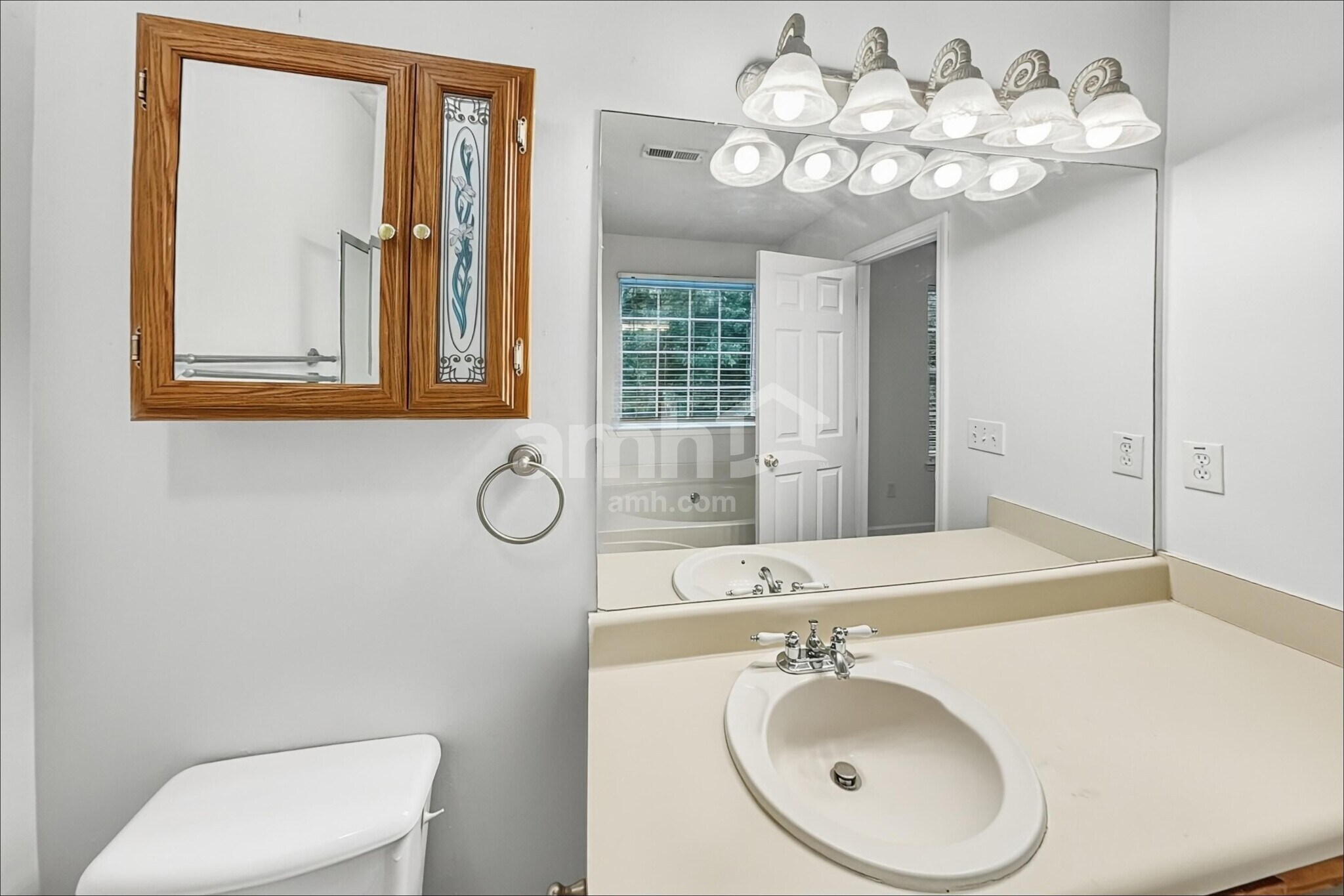 Building Photo - 4238 Zephyrhills Dr