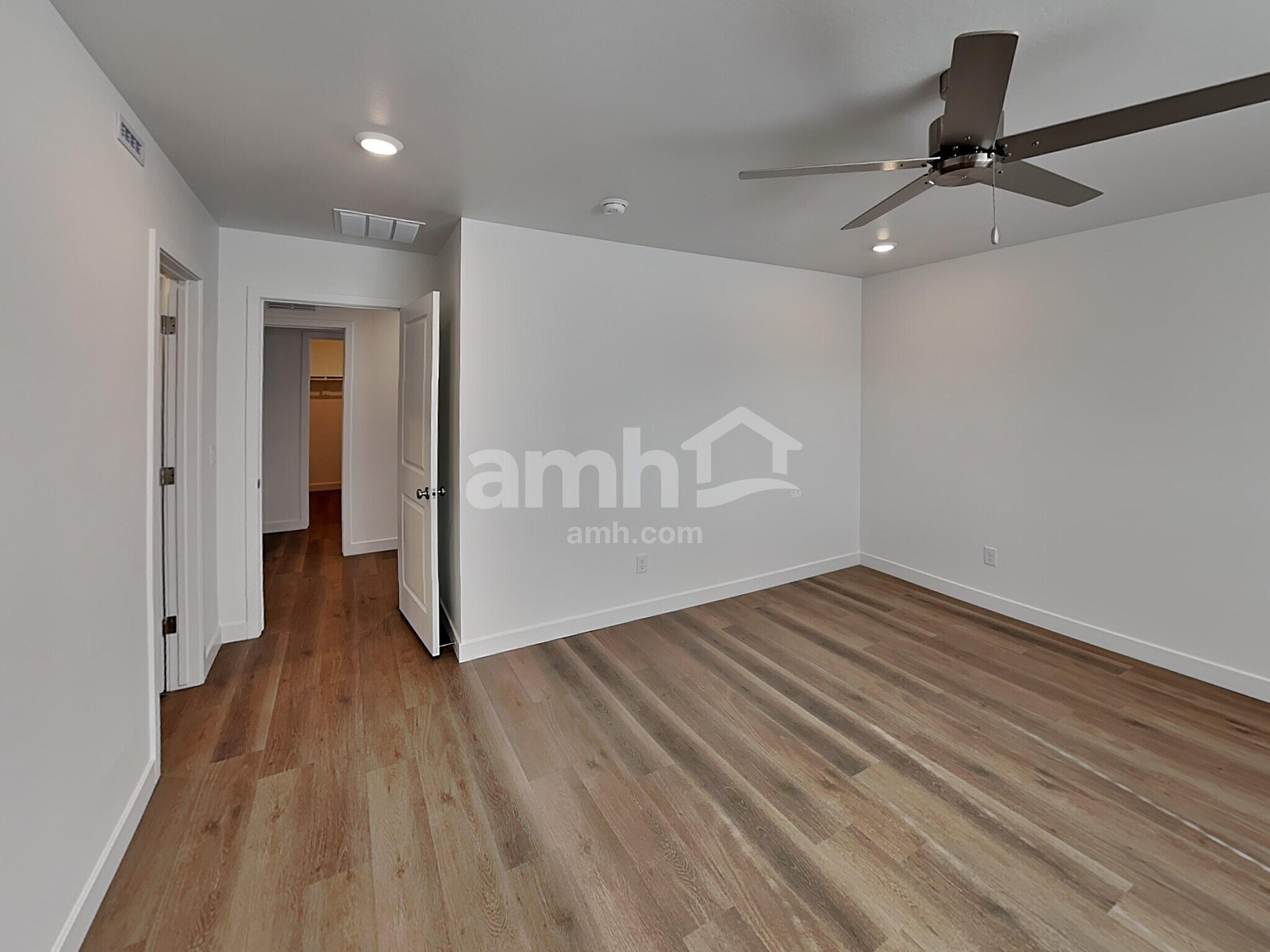 Building Photo - 20177 W Thomas Rd