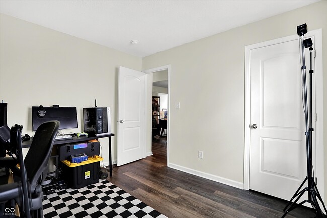 Building Photo - 5549 Wild Horse Dr