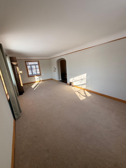 Building Photo - 1235 W Lorain St