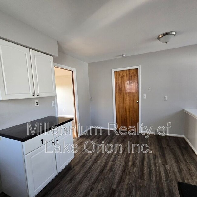 Building Photo - 11539 Hanford Dr