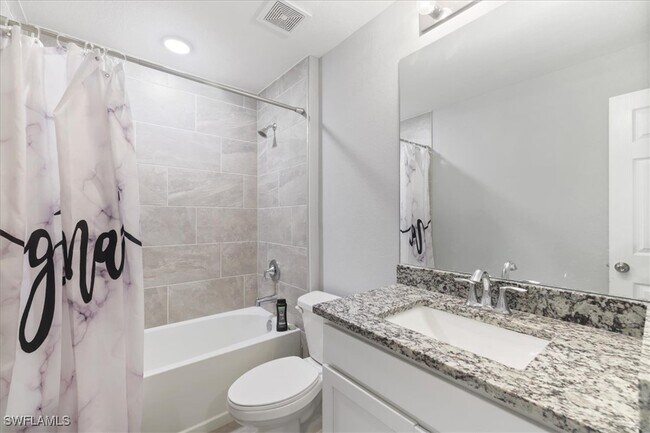 Building Photo - 315 SW 31st Pl