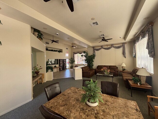 Building Photo - 1050 E Cactus Ave