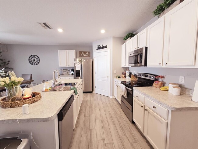 Building Photo - 3180 Royal Tern Dr