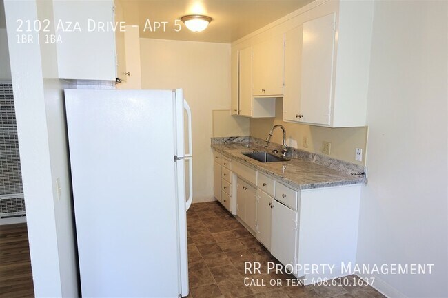 Building Photo - 2102 Aza Dr