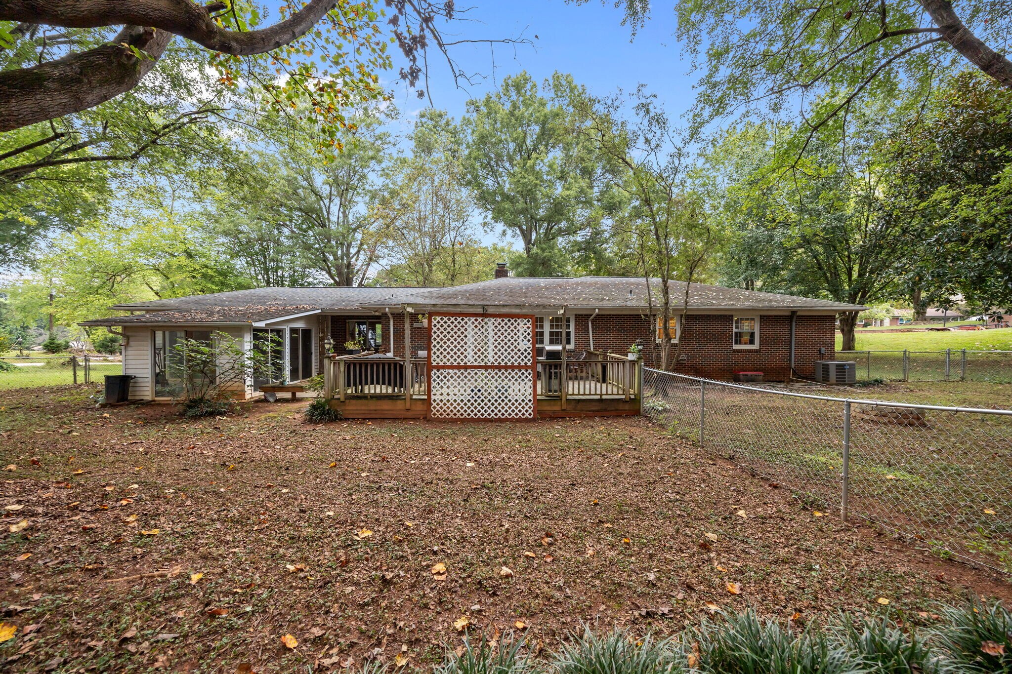 Building Photo - 5728 Nylon Dr