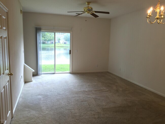 Building Photo - 894 Scrub Jay Dr
