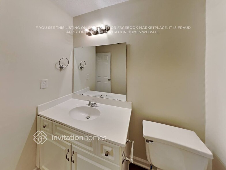 Building Photo - 7135 Badenoch Ct
