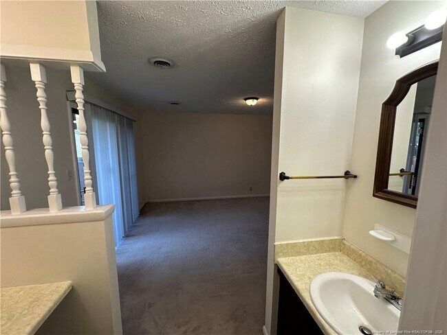 Building Photo - 6903 Flying Cloud Ln