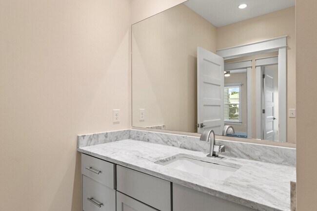 Building Photo - 340 Bluefish Dr