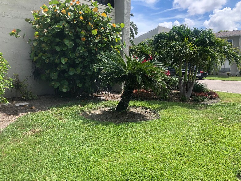 Building Photo - 649 Windrush Bay Dr