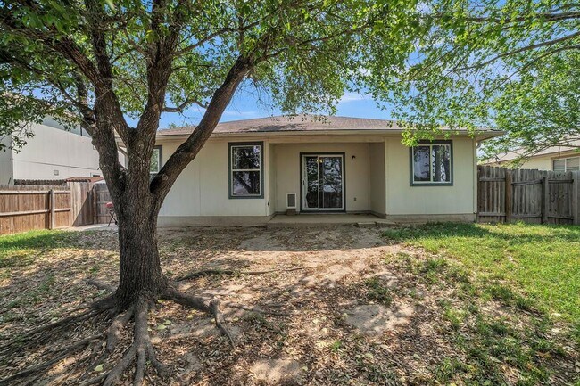 Building Photo - 3005 Tyler Ln
