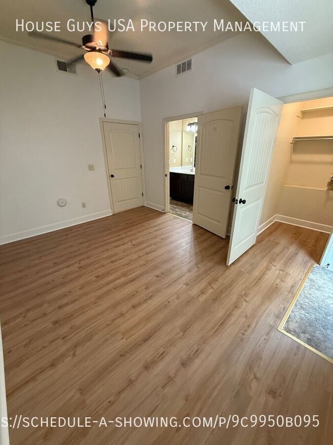 Building Photo - 4311 NE 83rd St