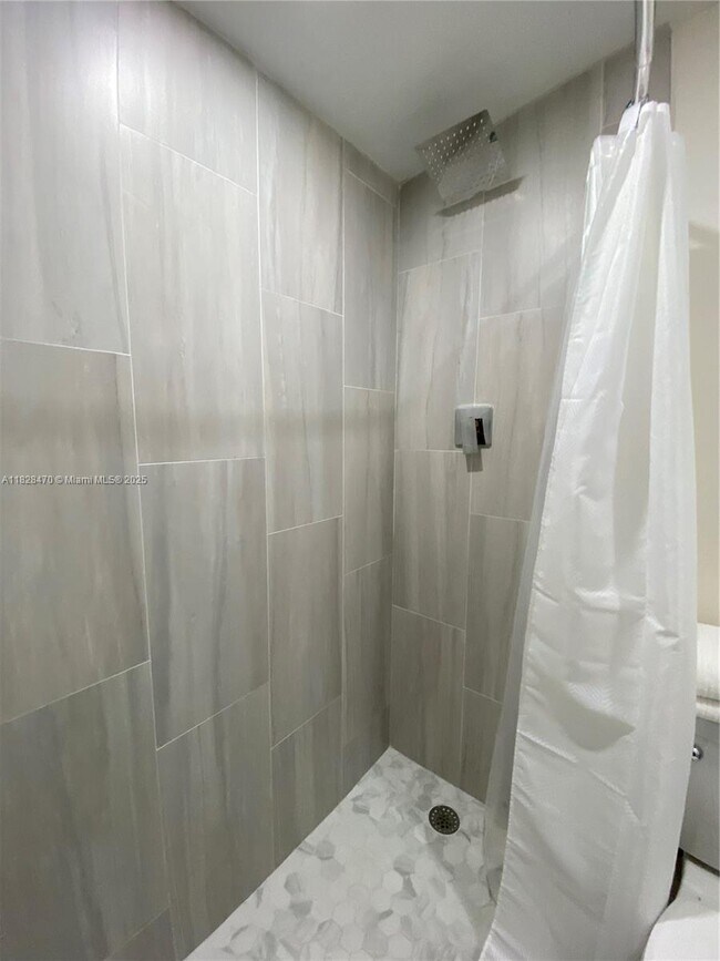 Building Photo - 11121 SW 46th St