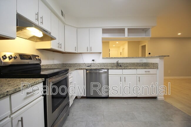 Building Photo - 2233 Lovedale Ln