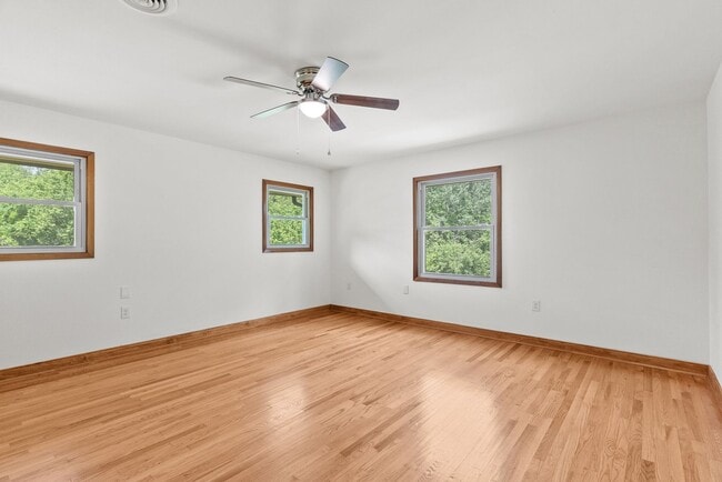 Building Photo - Large 4-Bed Brick Rancher with 2-Car Attached Garage!