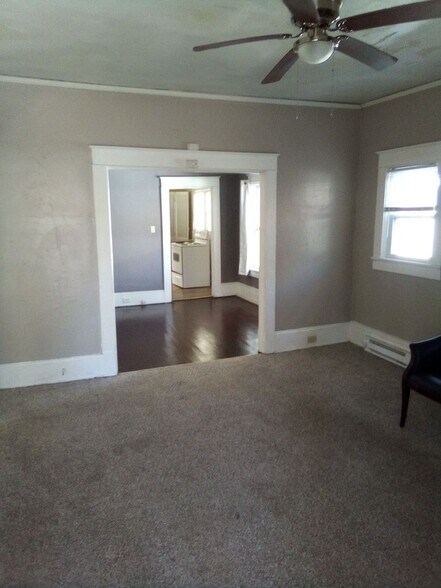 Building Photo - 2705 E Market St