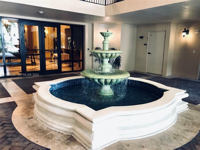 Building Photo - 888 Douglas Rd