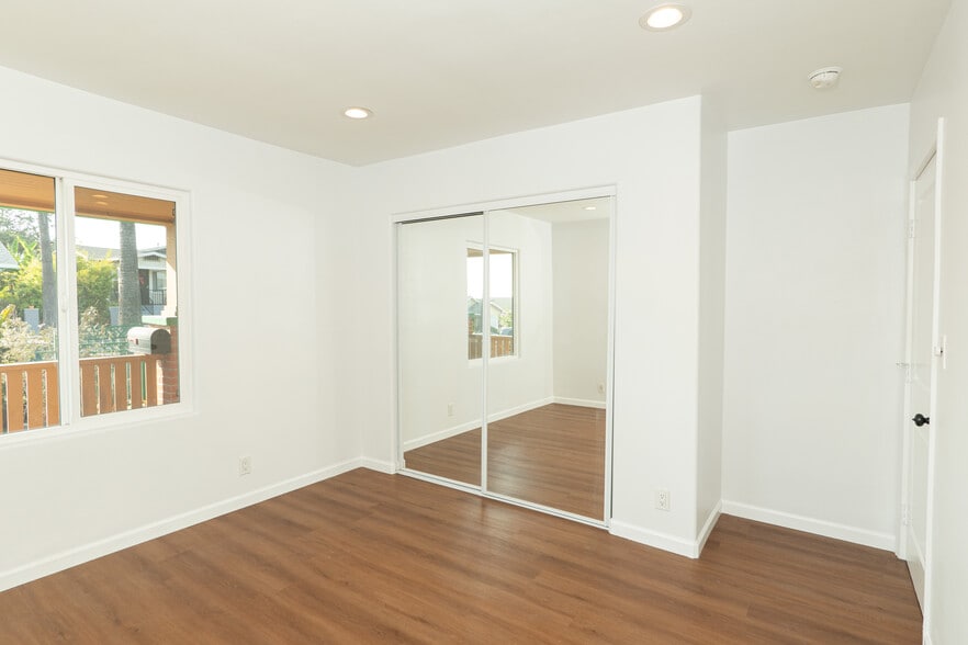 Room 1 - 940 S Bernal Ave