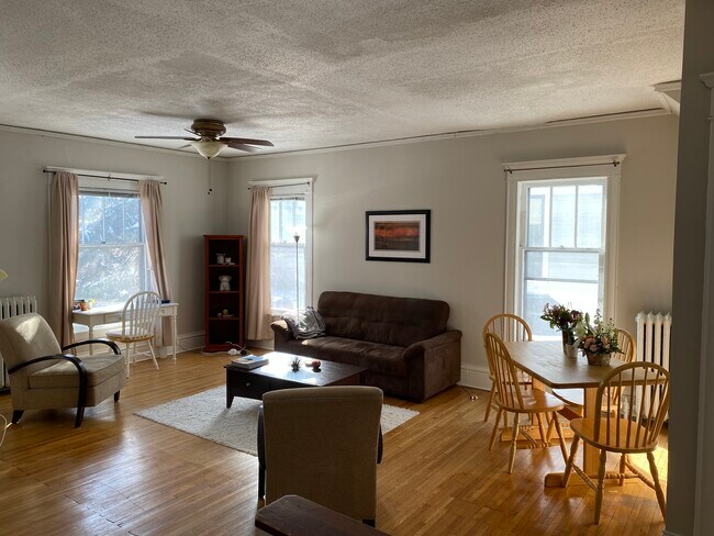 Building Photo - 2504 Girard Avenue South