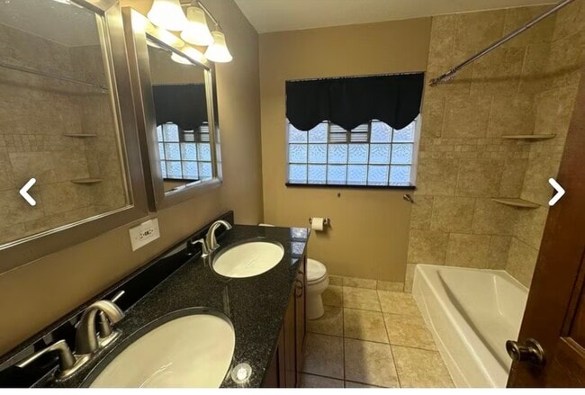 Building Photo - 228 S Hawthorne Ave