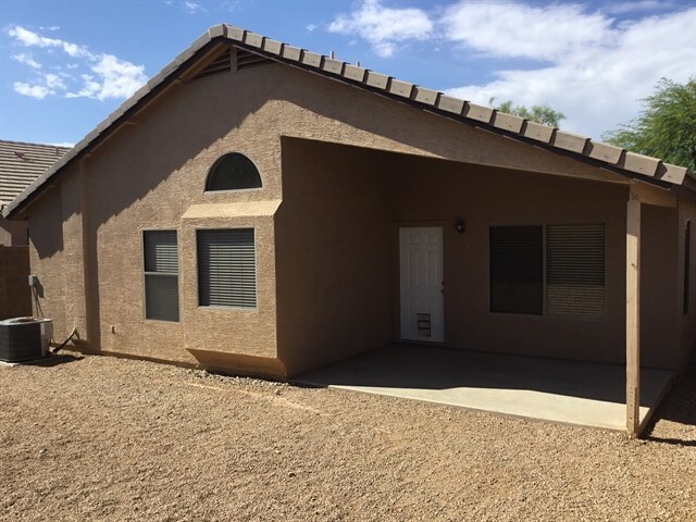 Building Photo - 2220 W Madre Del Oro Dr