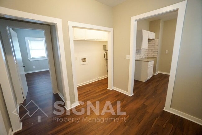 Building Photo - 3845 36th Ave N