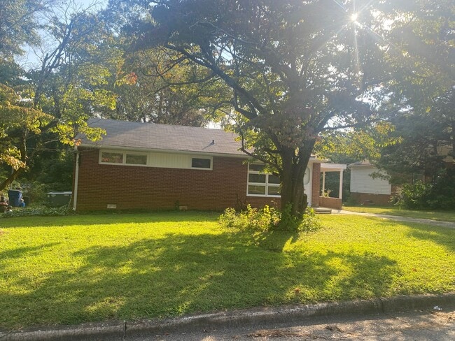 Building Photo - 502 Doggett Dr