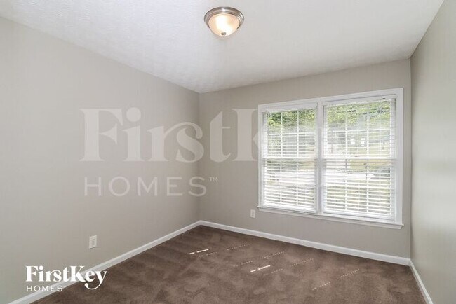 Building Photo - 2066 Arbor Forest Drive Southwest