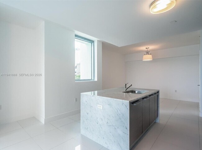 Building Photo - 900 Biscayne Blvd