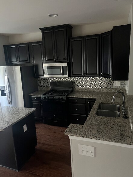 Building Photo - 610 Consolvo Pl