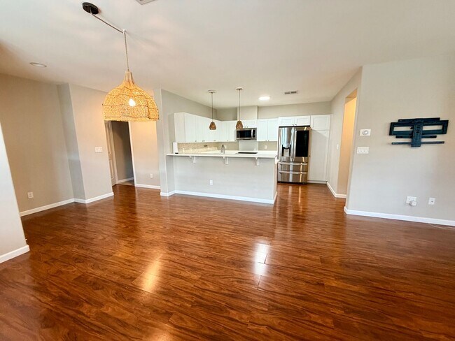 Building Photo - Spacious 3-Bed, 2-Bath Townhome in Ka Maka...