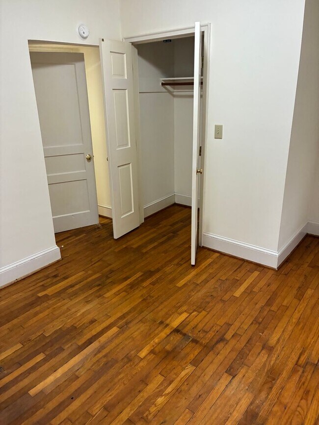 Building Photo - 3326