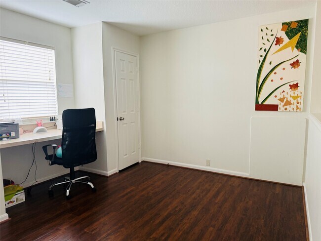 Building Photo - 4615 Pin Oak Creek Ln