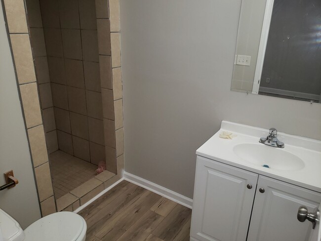 Building Photo - Wonderful Westridge