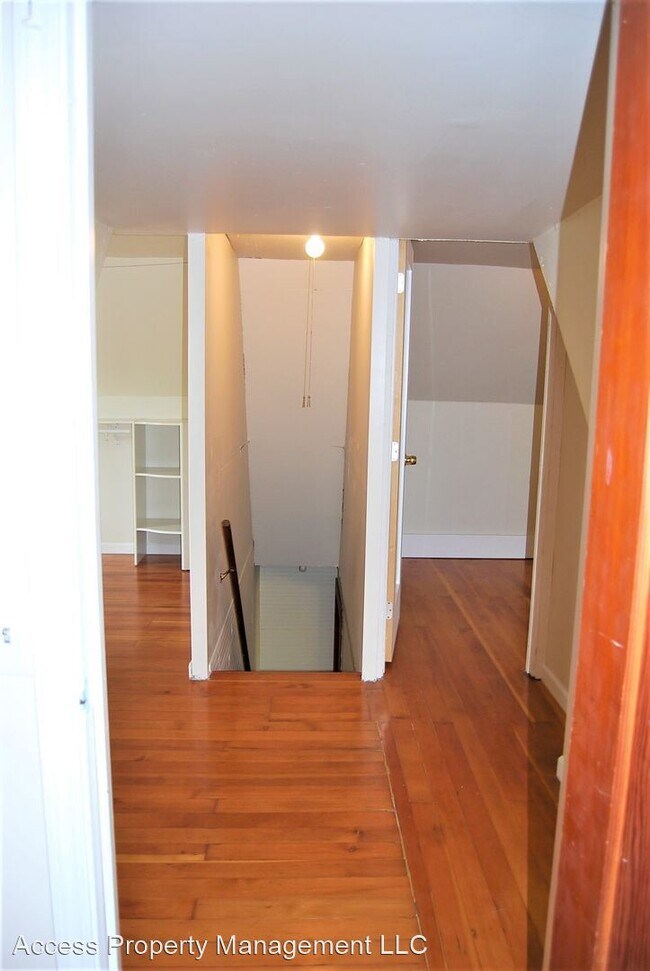 Building Photo - 3 br, 1 bath House - 31696 SW Bald Peak Rd