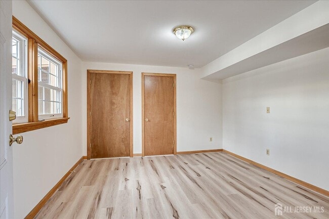 Building Photo - 23 Cardownie St