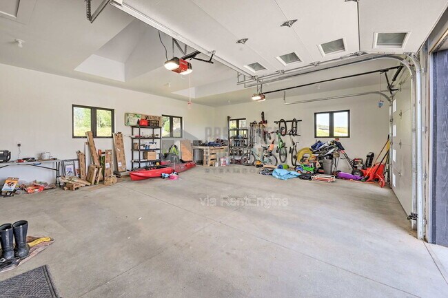 Building Photo - 30610 Boot Ct