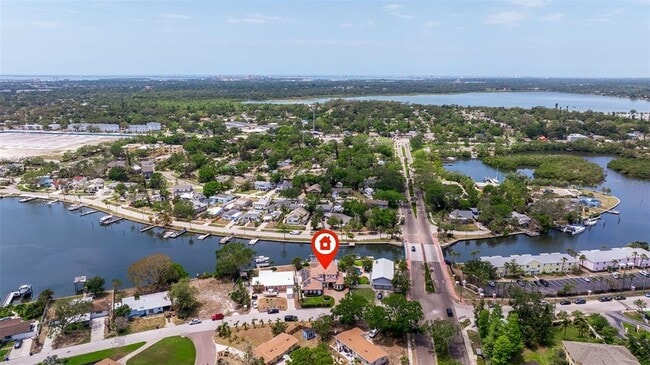 Building Photo - 3931 Pompano Dr SE