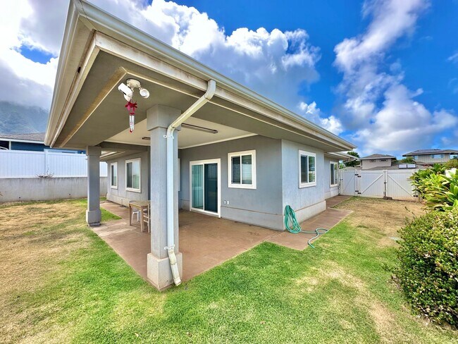 Building Photo - 3 Bedroom / 2.5 Bathroom House for rent in the Waiolani Mauka Subdivision. Pet friendly!