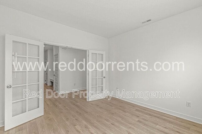 Building Photo - 2224 Boxwood Dr