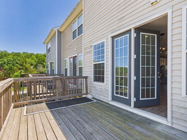 Building Photo - 1405 Kerr Dr
