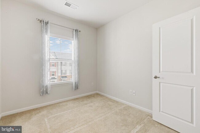 Building Photo - 101 Dallett Ln