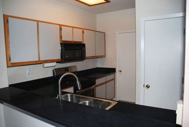Building Photo - Millcreek Townhome in Reno