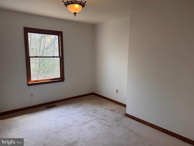 Building Photo - 420 Council Bluffs Ct